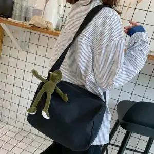 남녀공용 심플 캔버스 스퀘어 숄더 크로스백 학생 WEC9082