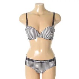 [롯데백화점]휠라언더웨어 스트라이프 아웃밴드 여성브라헴팬티세트 BADRG2648FDID