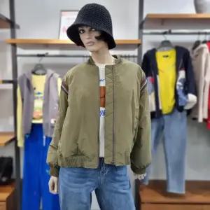 베네통/애플아울렛/백 니트 배색 점퍼형 구스 패딩/BAPD60361