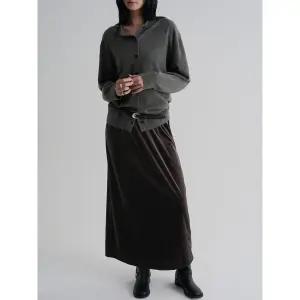 [에잇세컨즈] 맥시랭스 벨벳 스커트  애쉬 (125X27MQ94)