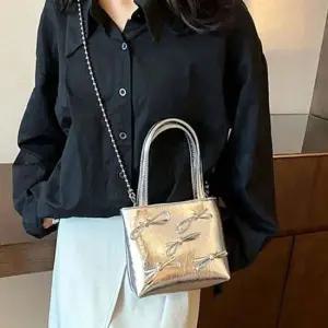 실버 리본 토트 미니 크로스백 포인트 러블리한