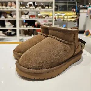 토박스 오즈어그웨어 키즈 (180-200 mm) 오즈 어그 클래식 울트라 미니 부츠 OZKCE4TULM11 OZKCE4TULM11BRO