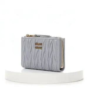 [미우미우]스몰 마테라쎄 나파 가죽 지갑 5ML024 AFPP F0164 818528