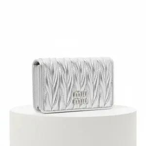 [미우미우]마테라쎄 나파 가죽 카드 지갑 5MC103 AFPP F0118 818389