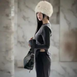 [옷자락]여성 골지 꼬임 와이드 크롭 니트 세트_P414569161