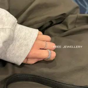 실버 리벳 반지 커플 클래시 총알 회전 남성과 여성