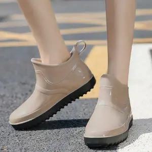[하프클럽/]여성 노멀 레인부츠 PVC 방수화 작업화 비올때 패션화
