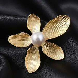 [하프클럽/]무광 핵진주 옷핀 레트로 브로치 실버 꽃잎 백진주 골드