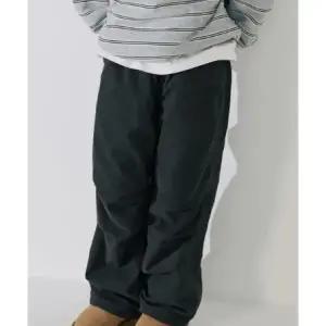 [롯데백화점]커버낫키즈 웜텍스 스트링 파라슈트 팬츠 블랙 CK2504PT76BK2