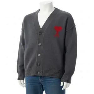 [아미]AMI 25FW 울 드 꾀흐 가디건 UKC367 018 084 815434