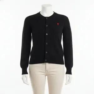 [아미]AMI 25FW 울 드 꾀흐 가디건 FKC361 001 009 815364