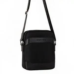 데일리 출근룩 남성 캐주얼룩 캐주얼 미니 크로스백 캐쥬얼 가방 슬링크로스백 가죽 데일리 캔버스백 남자