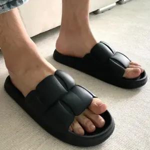 남성용 뚱카롱 쿠션 슬리퍼 블랙