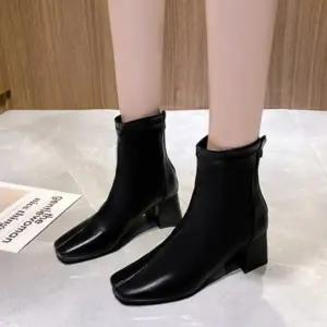 클래식한 하이힐 사선 힐 여성용 슈즈 모던한 신발