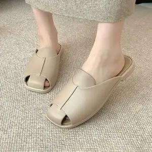 여성 모던 컷아웃 슬리퍼