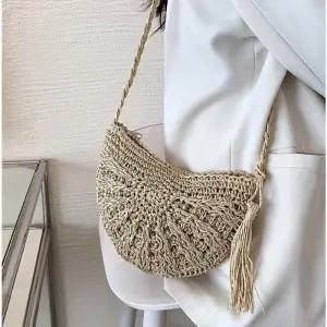 반달 크로스백 라탄백 왕골가방 비치백