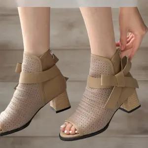 여성 단색 펀칭 디테일 오픈토 리본 통굽 앵클 슈즈