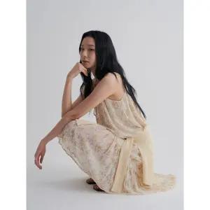 [에잇세컨즈] 플라워 패턴 슬리브리스 원피스  옐로우 (125771MQ8E)