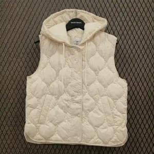 뱅뱅 HC03 가을여성경량후드조끼20  NEL715