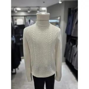 파렌하이트 세이브존03 파렌하이트 가을 겨울 아이보리 변형 케이블 터틀넥