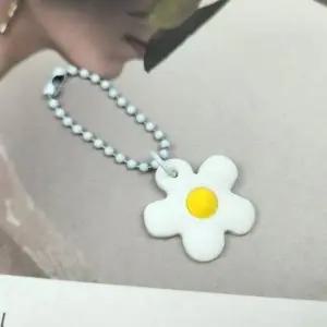 컬러 플라워 키링 화이트 가방 데이지 꽃 키홀더 (WFK90DB)