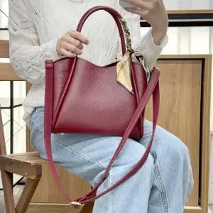 가죽 토트 크로스 가방 핸드백 스카프 와인 (WFK9ADR)