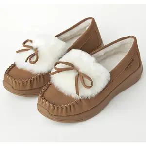 [롯데백화점]베어파우 [여성] CAROL 캐롤 4CM 소가죽 리본 방한 모카신 히코리 3999002QD-W