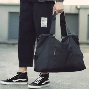 [하프클럽/]대용량 가벼운 가방 여성 남성 대형 크로스 데일리