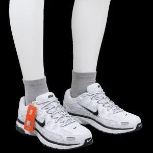 P6000 운동화 메탈릭실버 아이언 틴트 화이트