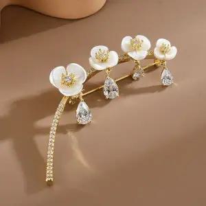 [하프클럽/]샤링 심플 은초롱 자개 브로치 특AAA 꽃 지르코니아