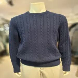 [트레몰로] (주)세정 트레몰로 25FW 울캐시100 라운드캐이블니트 네이비 TRHBR5W8541