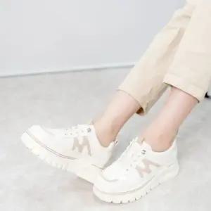 [제이시]제이시 발볼넓은 푹신한 6cm 굽높은 가죽 운동화 K342