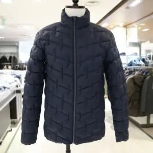 [대구백화점] [런던포그]남성 네이비 경량 크로스 구스다운점퍼(ZJWBC61Z)