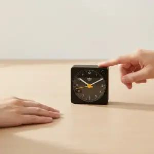 클리어런스BRAUN BC02XB 클래식 트래블 크레센도 알람 저소음 공용 탁상시계