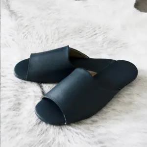 [텐바이텐]Classy leather open toe slipper(Navy)