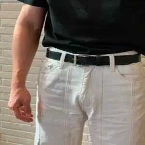 헤지스 액세서리 24FW [프리미엄] 이태리 베지터블 가죽 블랙 단색 벨트 HJBE4F006BK