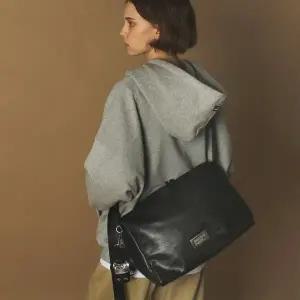 [마스마룰즈]304 leather big square bag medium _ Black