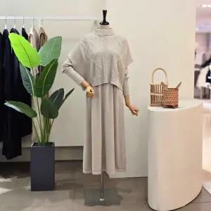 [대구백화점] [4CUS]멀티 패턴 니트 베스트 원피스 셋업(FW4K3ST32199)