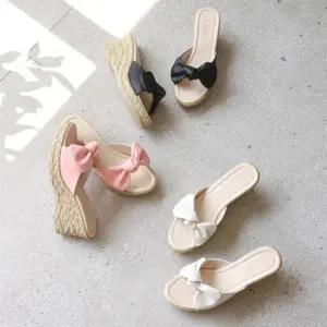 여성 러블리 리본 오픈토 라탄 웨지힐 키높이 슬리퍼