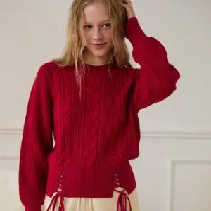 (BLUE LABEL) 레이스업 케이블 니트탑 ER4OKL04