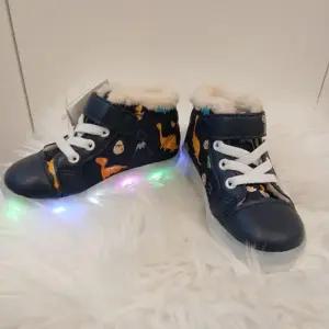 TALENTKIDS HC24 윌리엄공룡LED네이비털운동화 TSX71FFA11 (43572124)