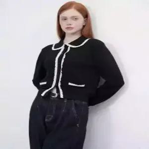 제너럴아이디어 GENERALIDEAstandard 레이스 카라 가디건 BLACK WBE3L04502