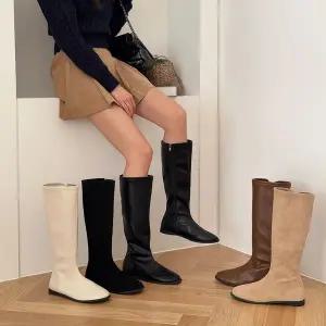 [하프클럽/코코폭신]폭신 스웨이드 레더 라운드 사이드 지퍼 플랫 롱부츠(1.5cm)-2546