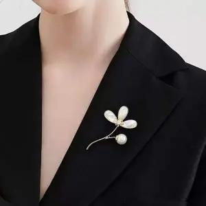 행운의 세잎 꽃잎 백자개 클로버 큐빅 진주 브로치