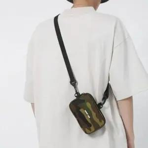 [하프클럽/]휴대용 미니 크로스백 남성용 스마트폰 가방 슬링백