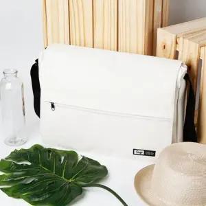 [하프클럽/]메신저백 학생 크로스백 보조 스퀘어 가방 아이보리