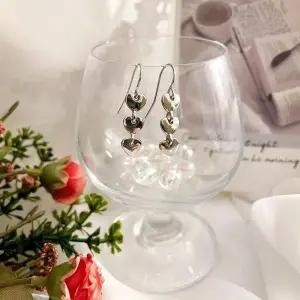 미니 하트 드롭귀걸이 여성 액세서리 트렌디 유니크 (WFKBJHU)