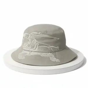 [버버리]EKD Cotton Bucket Hat 8102770 코튼 버킷 햇 818072