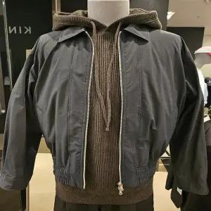 킨록바이킨록앤더슨 네이비 스판성 트러커 카라 블루종 점퍼(CFU03L0M0)