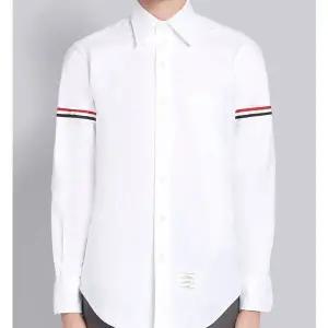 [톰브라운]스트라이프 그로그랭 암밴드 클래식 옥스포드 셔츠 30853508
